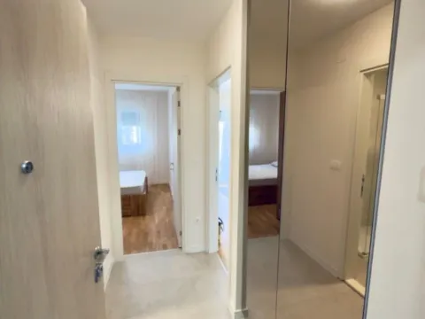 Izdavanje, jednosoban stan, 45m², Pobrežje, Podgorica - image 2