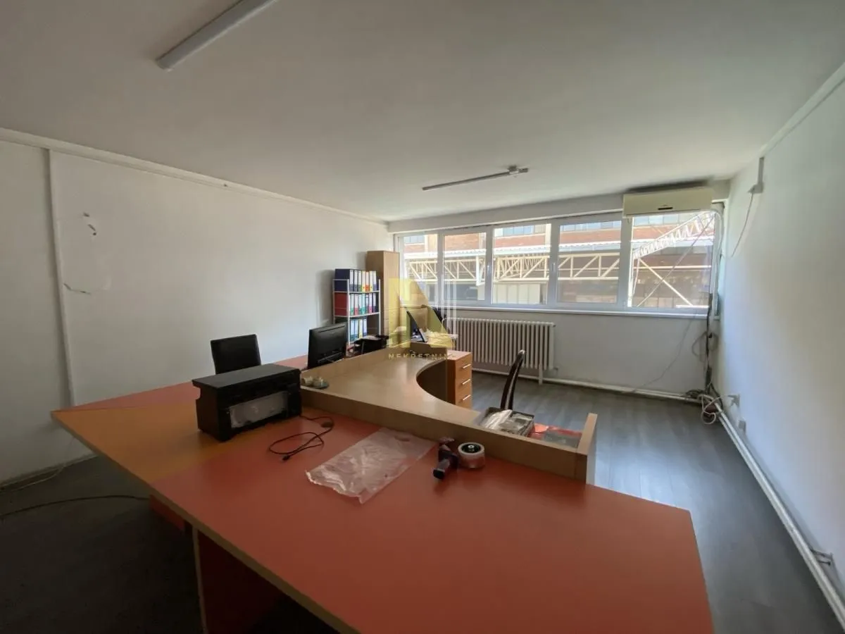 Rent, office space, 681m², Salajka, Novi Sad Sve Podlokacije