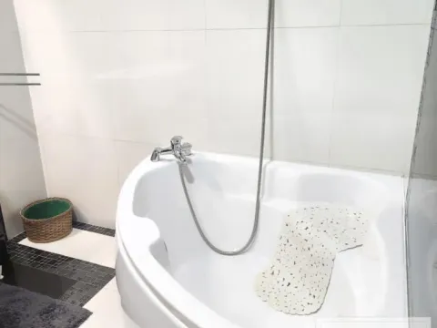 Izdavanje, trosoban stan, 102m², Bulevar patrijarha Pavla, Novi Sad Sve Podlokacije - image 6