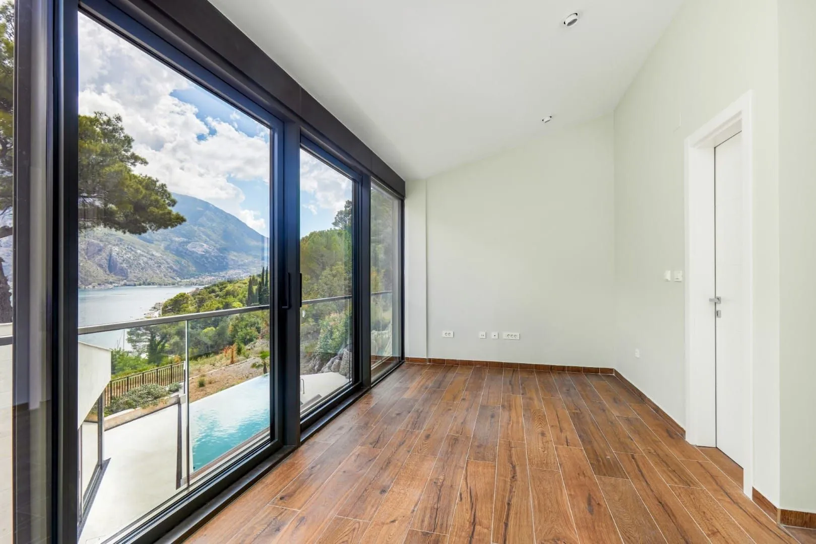 Sale, house, 479m², Prčanj, Kotor