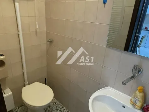 Izdavanje, četvorosoban stan, 100m², Novi Sad Sve Podlokacije, Novi Sad - image 8