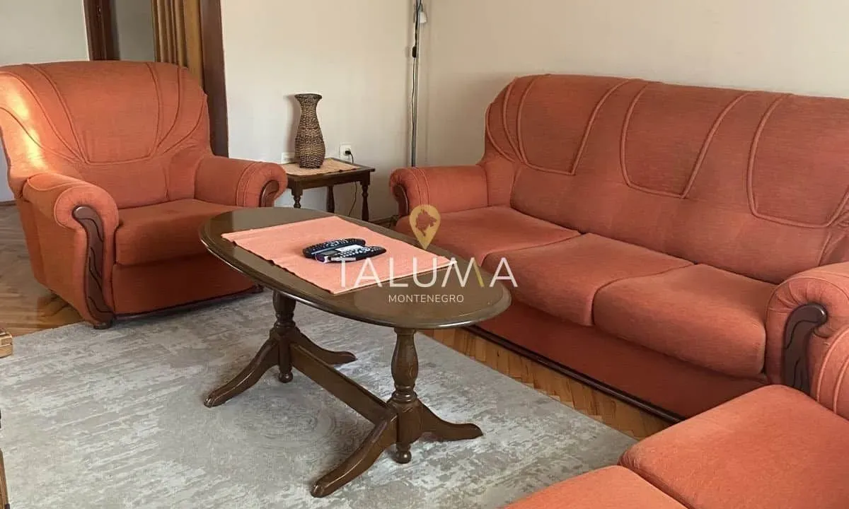 Sale, two bedroom apartment, 76m², Centar, Cetinje