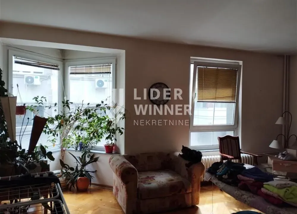 Prodaja, trosoban stan, 89m², Vračar Sve Podlokacije, Beograd