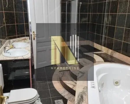 Izdavanje, poslovni prostor, 420m², Centar, Novi Sad - image 11