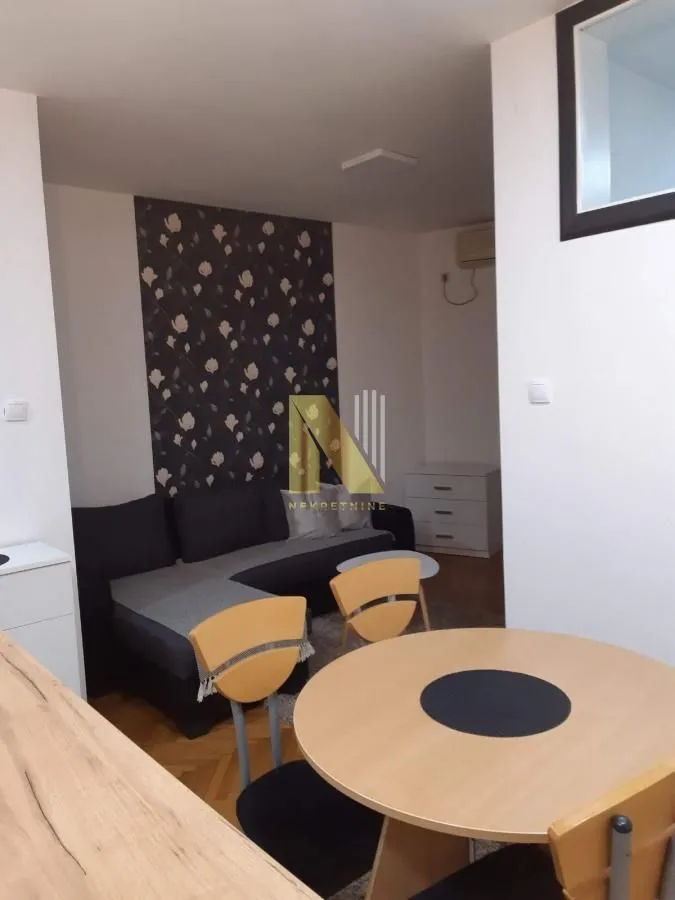 Izdavanje, jednosoban stan, 39m², Bulevar Oslobodjenja, Novi Sad Sve Podlokacije