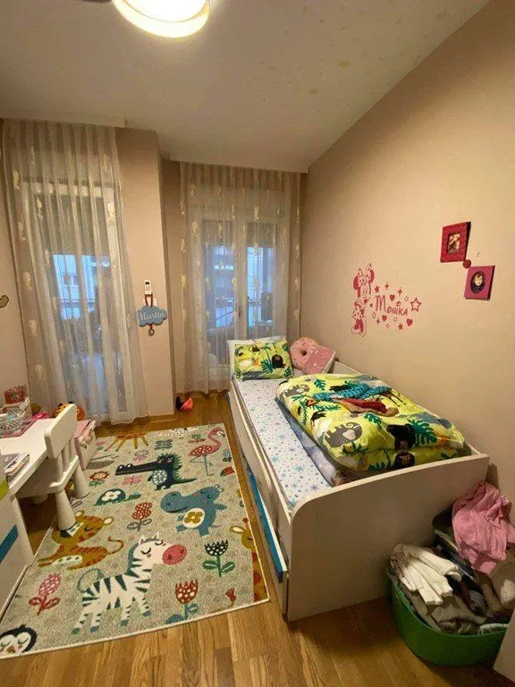 Izdavanje, dvosoban stan, 94m², City Kvart, Podgorica