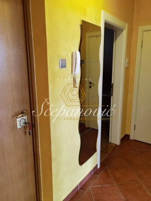 Prodaja, trosoban stan, 80m², Bulevar Oslobodjenja, Novi Sad Sve Podlokacije