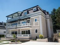 Izdavanje, kuća, 1400m², Savski Venac, Beograd - image 1