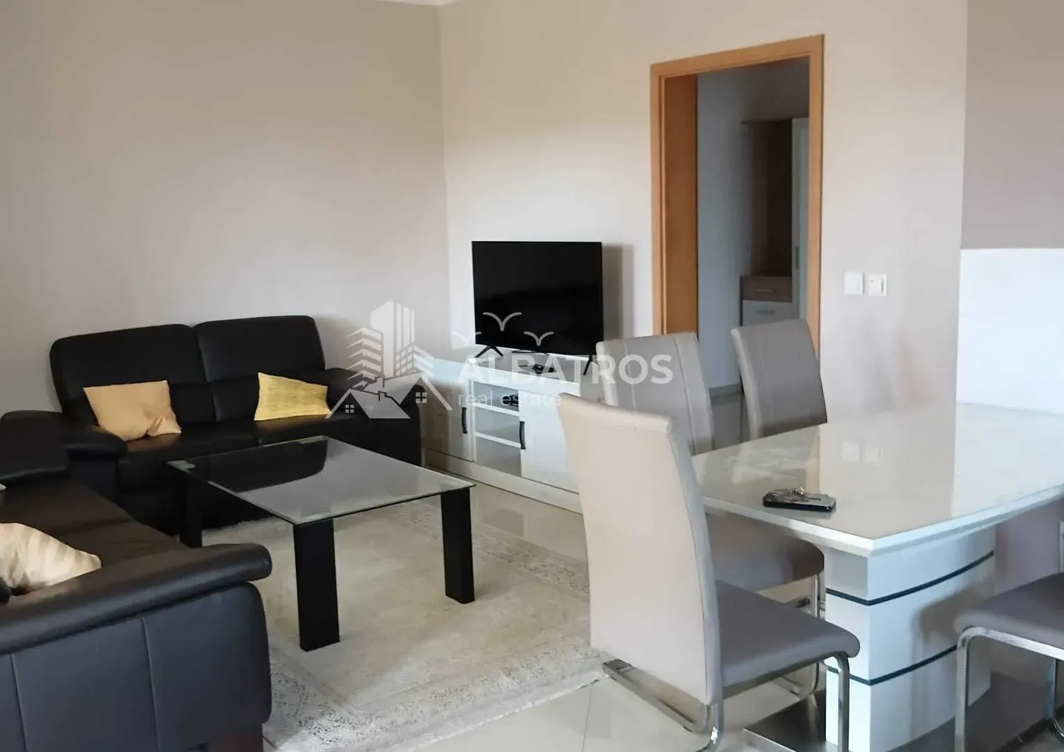 Izdavanje, dvosoban stan, 90m², Bar, Crna Gora