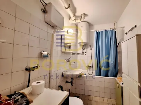 Rent, three bedroom apartment, 73m², Vračar Sve Podlokacije, Beograd - image 15