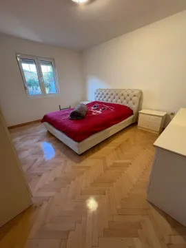 Izdavanje, kuća, 350m², Zlatica, Podgorica - image 6
