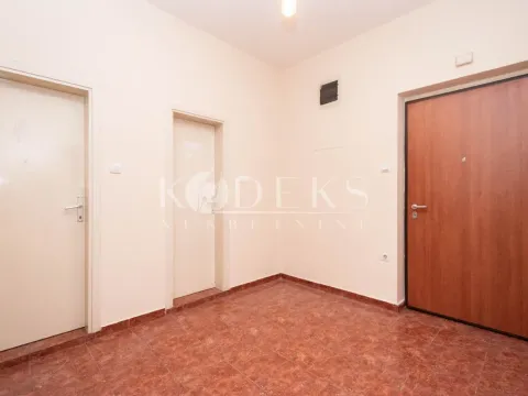 Rent, office space, 89m², Centar, Podgorica - image 2