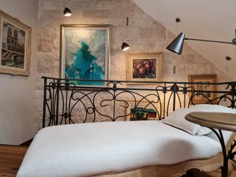 Sale, three bedroom apartment, 192m², Stari Grad, Budva - image 24