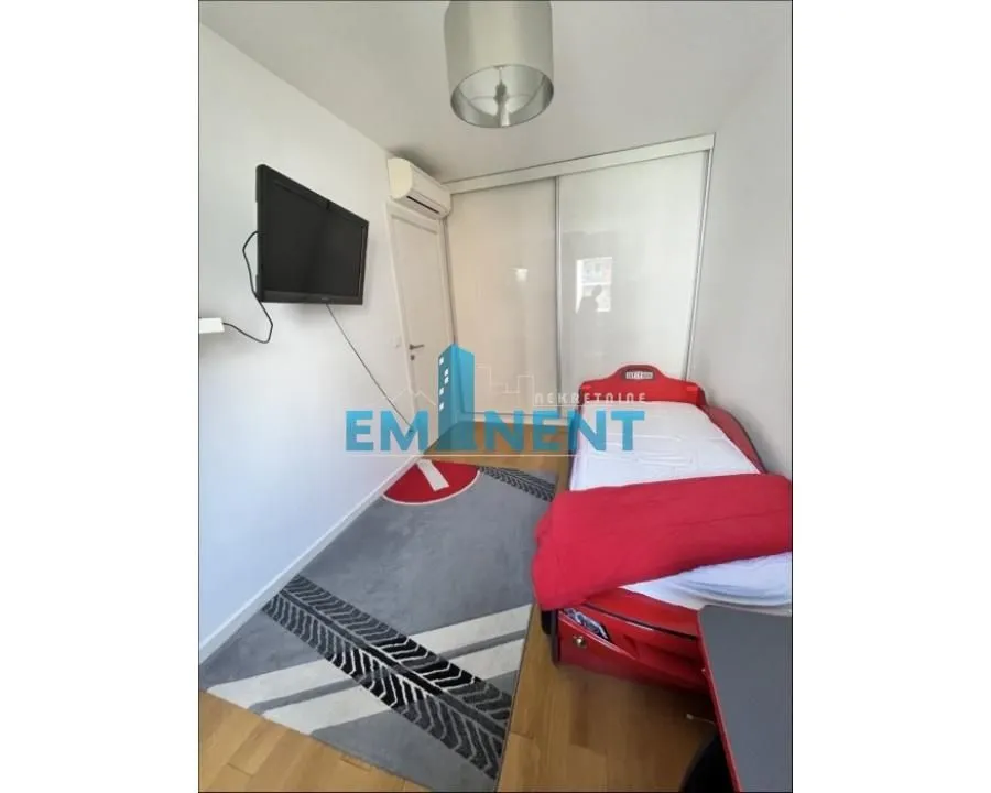Izdavanje, dvosoban stan, 52m², Novi Beograd Blok 67, Novi Beograd Sve Podlokacije