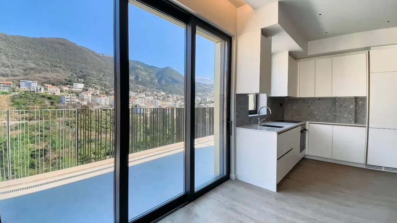 Prodaja, trosoban stan, 102m², Boka Place, Tivat