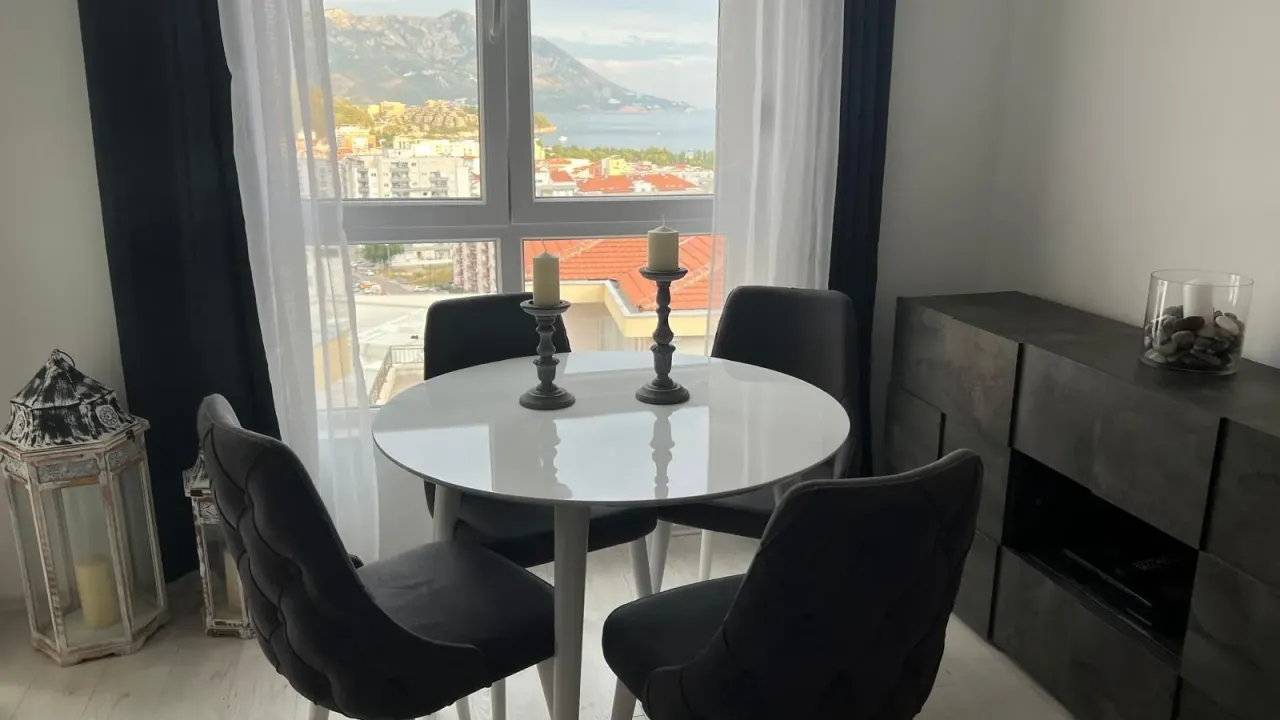 Izdavanje, jednosoban stan, 45m², Budva, Crna Gora