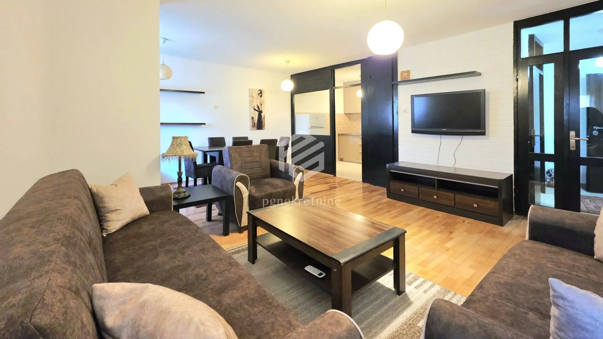 Izdavanje, jednosoban stan, 59m², Blok 5, Podgorica