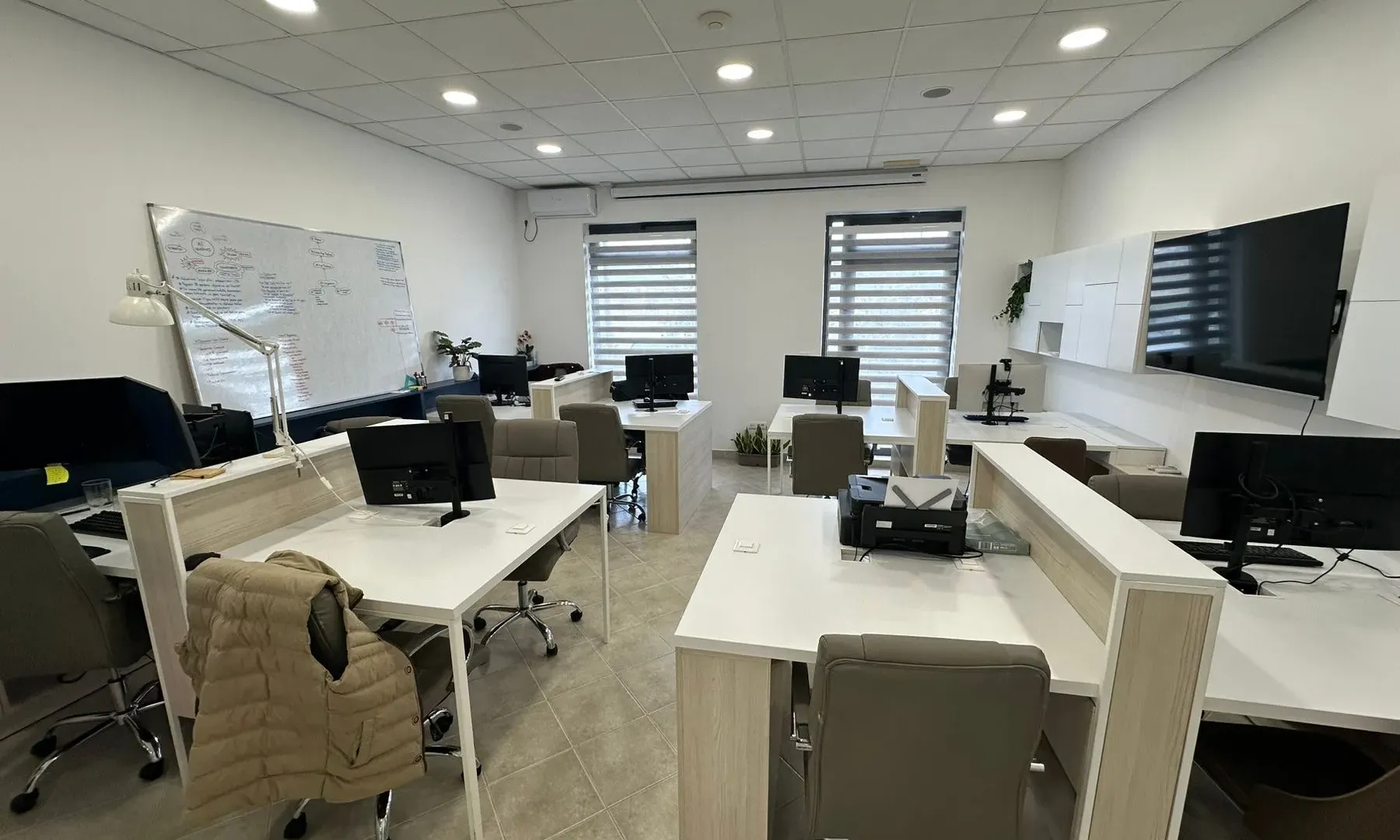 Rent, office space, 100m², Stari Aerodrom, Podgorica