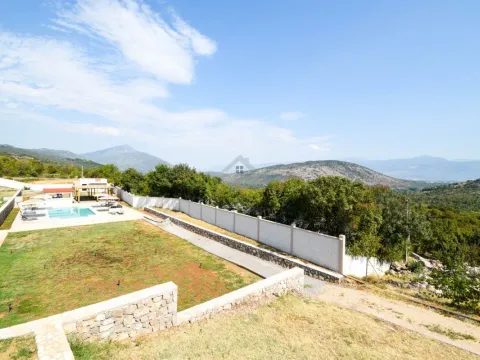 Prodaja, kuća, 250m², Podgorica, Crna Gora - image 13