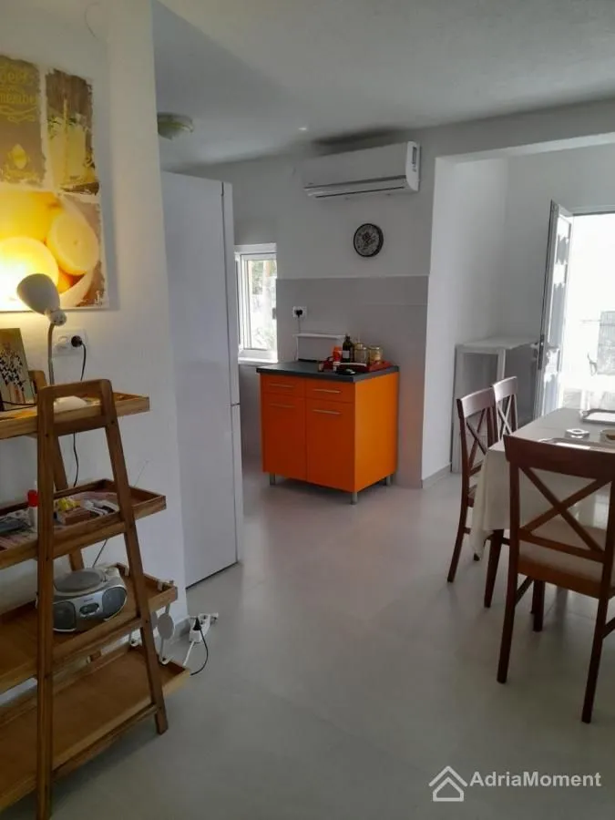 Prodaja, dvosoban stan, 66m², Centar, Tivat