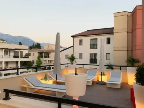 Prodaja, jednosoban stan, 146m², Centar, Tivat - image 11