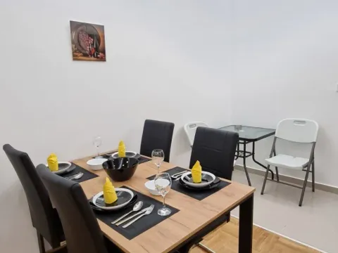 Izdavanje, jednosoban stan, 45m², Budva, Crna Gora - image 3