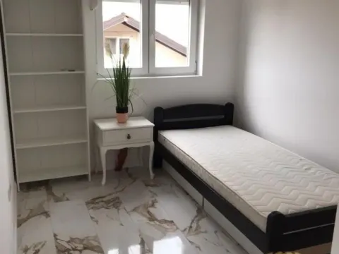 Rent, four bedroom apartment, 100m², Ledine, Beograd - image 11