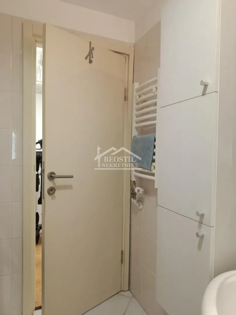 Prodaja, trosoban stan, 84m², Voždovac Sve Podlokacije, Beograd