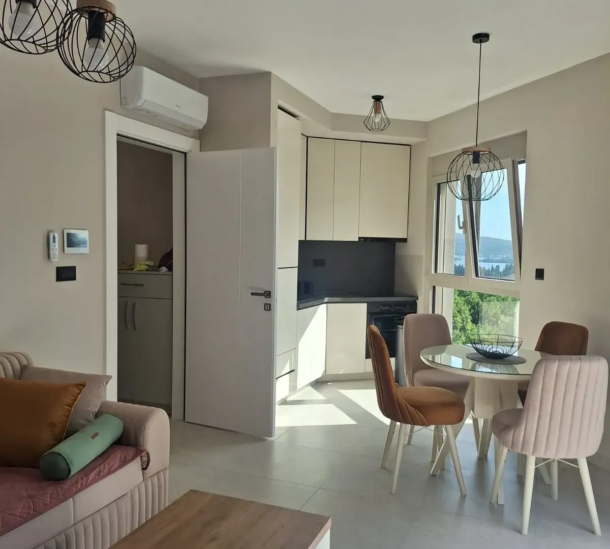 Izdavanje, jednosoban stan, 41m², Tripovići, Tivat