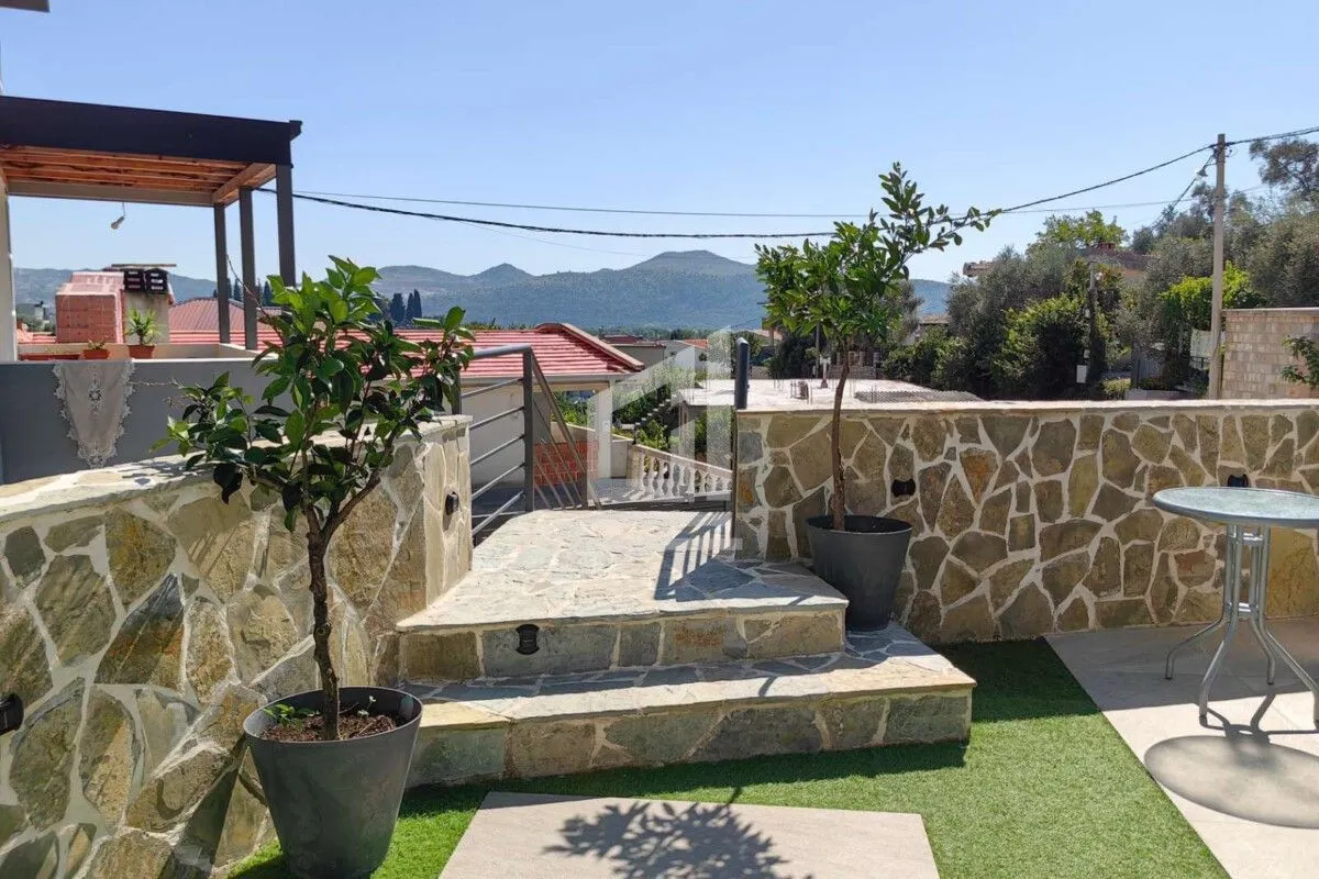 Prodaja, kuća, 220m², Bar, Crna Gora