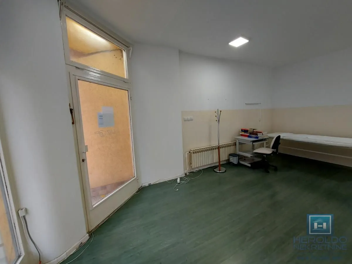 Rent, office space, 54m², Centar, Jagodina