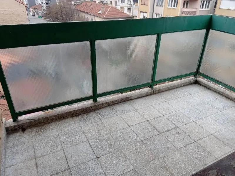 Izdavanje, četvorosoban stan, 96m², Centar, Niš