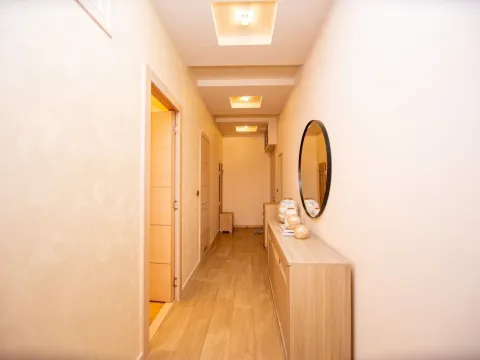 Izdavanje, dvosoban stan, 109m², Budva, Crna Gora - image 10