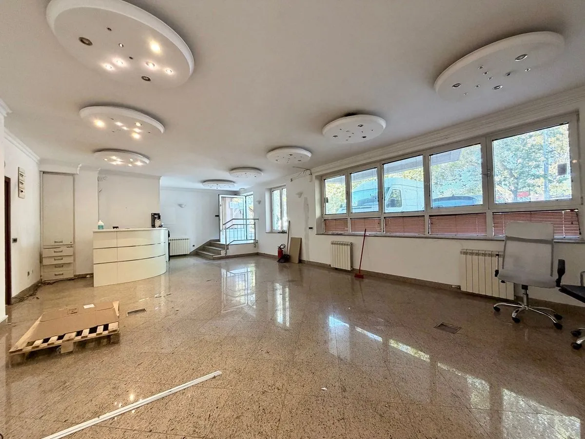 Izdavanje, poslovni prostor, 103m², Voždovac Sve Podlokacije, Beograd
