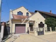 Izdavanje, kuća, 220m², Slana Bara, Novi Sad Sve Podlokacije - image 1