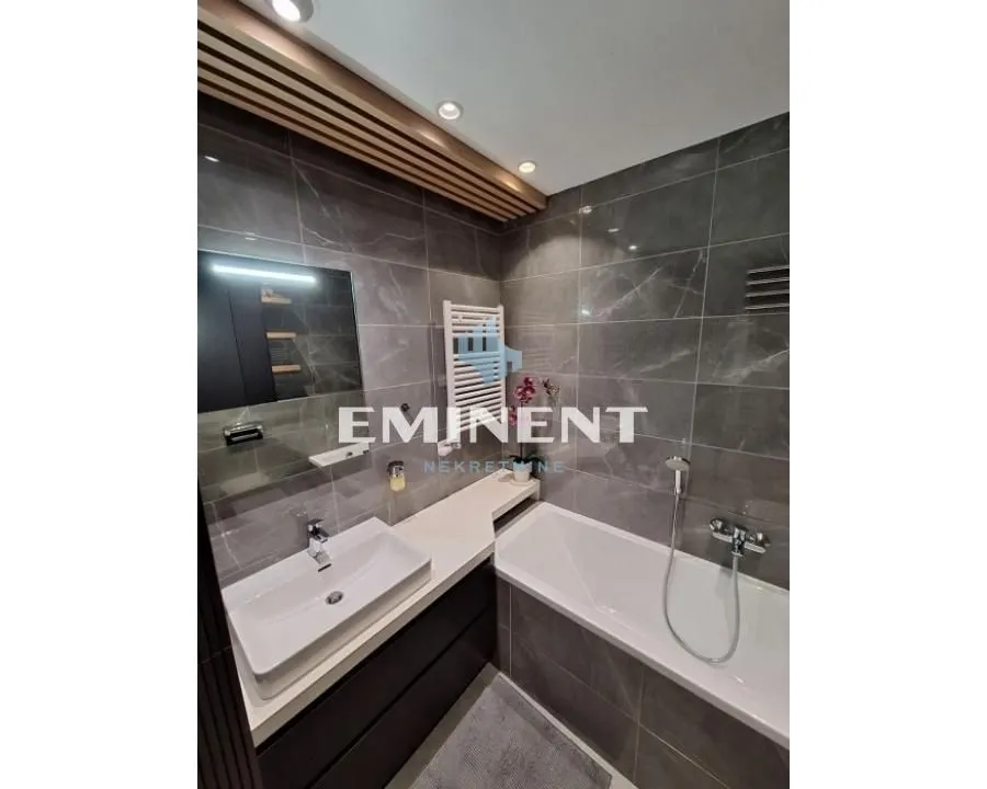 Sale, three bedroom apartment, 75m², Novi Beograd Blok 65, Novi Beograd Sve Podlokacije