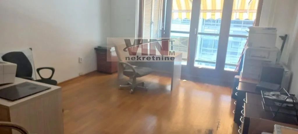 Izdavanje, trosoban stan, 87m², Altina, Beograd