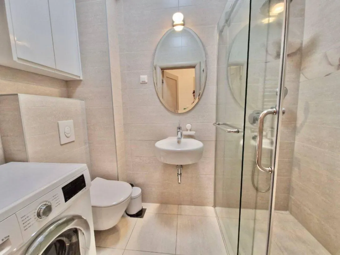 Prodaja, dvosoban stan, 72m², Dobrota, Kotor