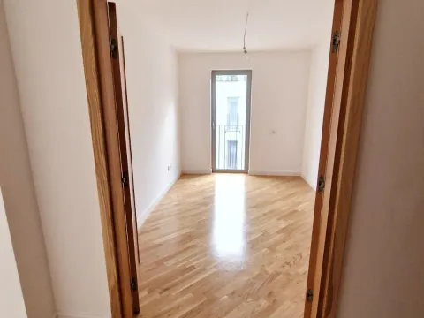 Sale, four bedroom apartment, 200m², Dobrota, Kotor - image 10