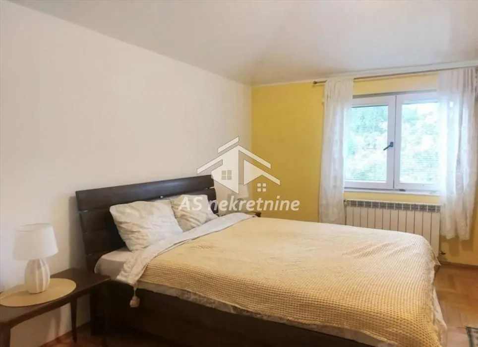 Prodaja, četvorosoban stan, 140m², Savski Venac, Beograd
