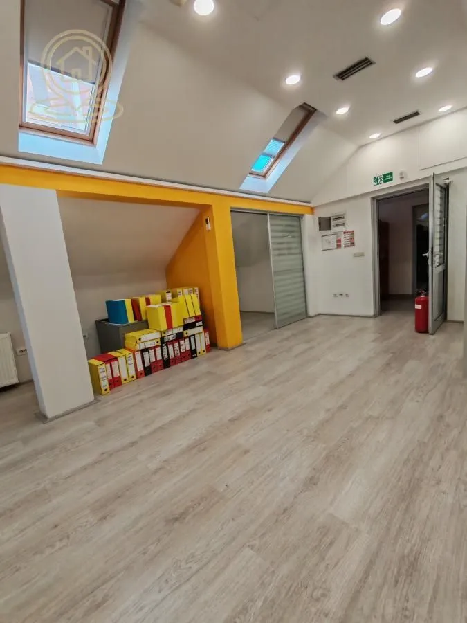 Rent, office space, 300m², Centar, Kragujevac