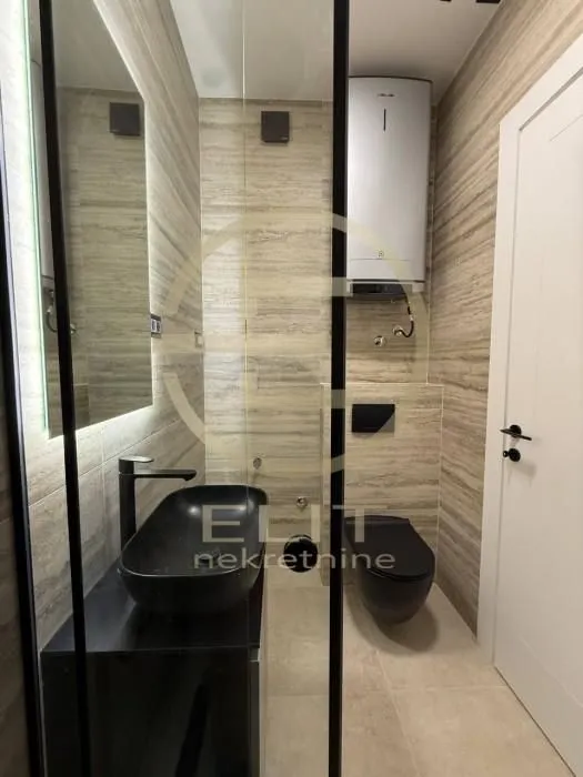 Prodaja, stan, 98m², Grbavica, Novi Sad Sve Podlokacije