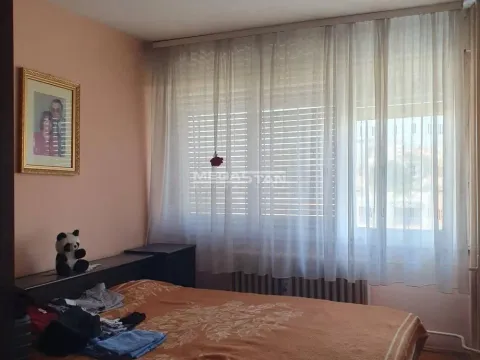 Rent, two bedroom apartment, 60m², Južni Bulevar, Vračar Sve Podlokacije