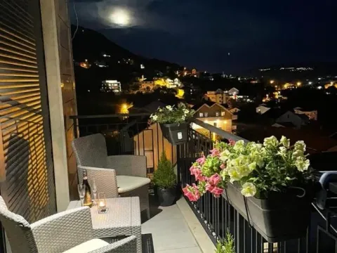 Prodaja, dvosoban stan, 50m², Tivat, Crna Gora - image 2