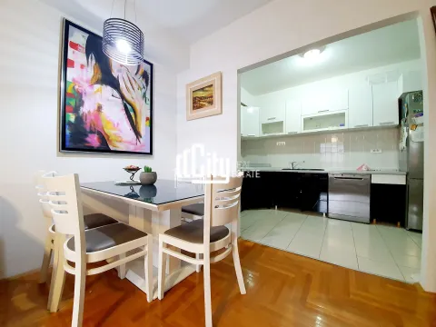 Izdavanje, dvosoban stan, 70m², City Kvart, Podgorica - image 2