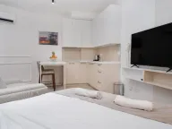 Izdavanje, garsonjera, 32m², Budva, Crna Gora - image 5