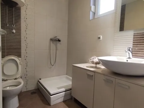 Izdavanje, poslovni prostor, 62m², Vračar Sve Podlokacije, Beograd - image 16