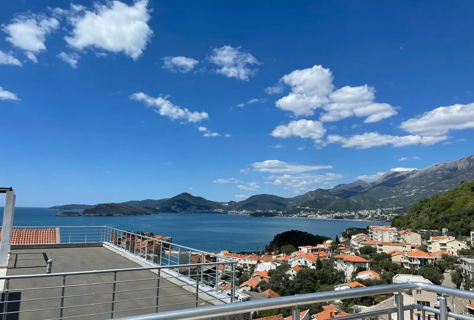 Rent, studio apartment, 40m², Sveti Stefan, Budva