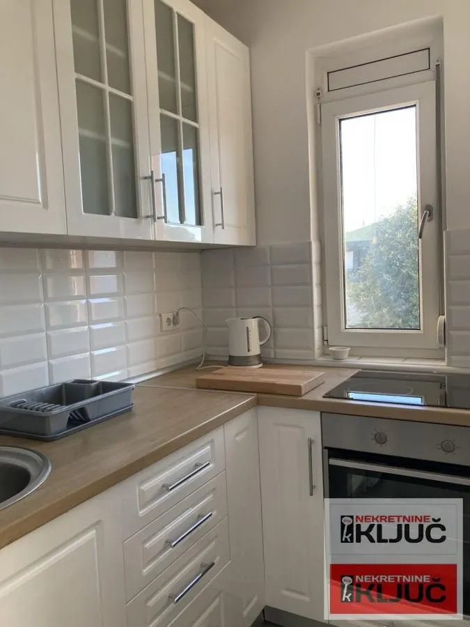 Prodaja, jednosoban stan, 42m², Bulevar Oslobodjenja, Novi Sad Sve Podlokacije