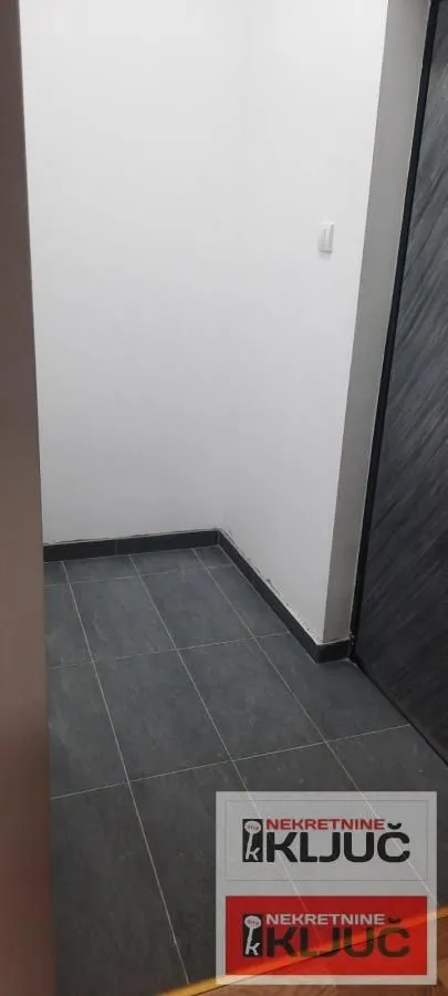 Prodaja, četvorosoban stan, 71m², Adice, Novi Sad Sve Podlokacije